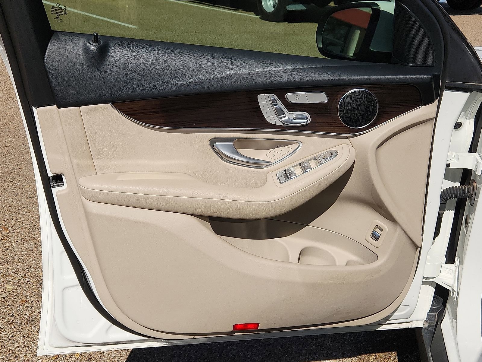 Used 2022 Mercedes-Benz GLC 300 image 12