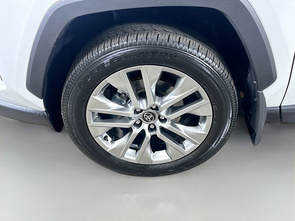 Used 2025 Toyota RAV4 XLE Premium FWD image 8