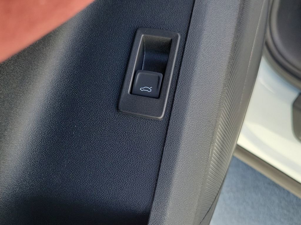 New 2025 Audi SQ5 Prestige image 18