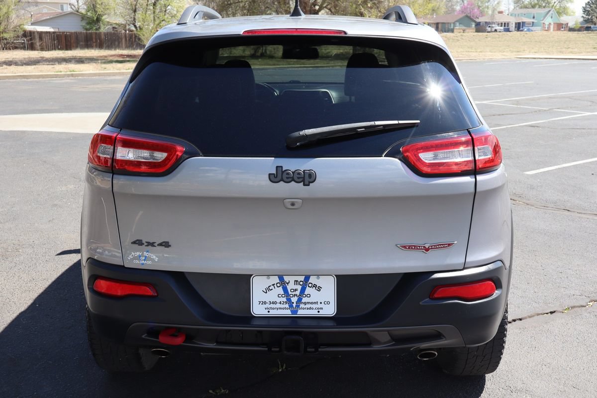 Used 2016 Jeep Cherokee Trailhawk w/ Cold Weather Group AWD/4WD image 6