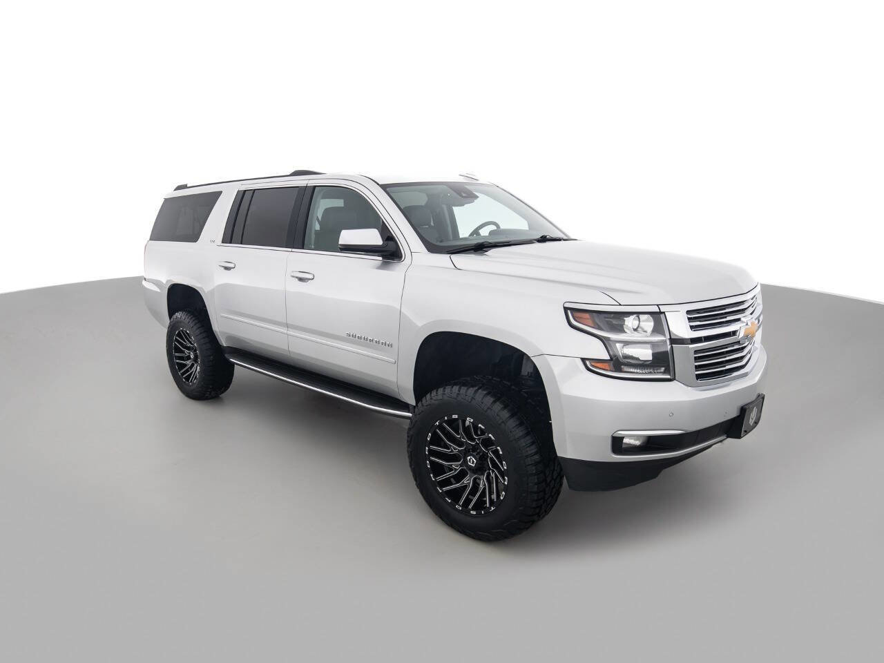 Used 2016 Chevrolet Suburban LTZ image 3