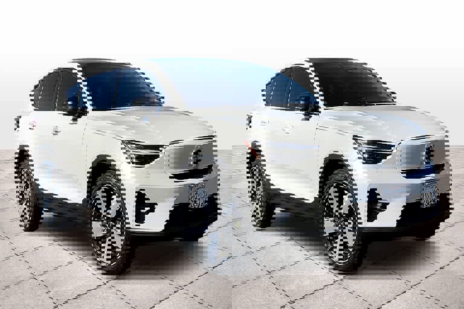 Used 2023 Volvo C40 P8 Recharge Ultimate image 2