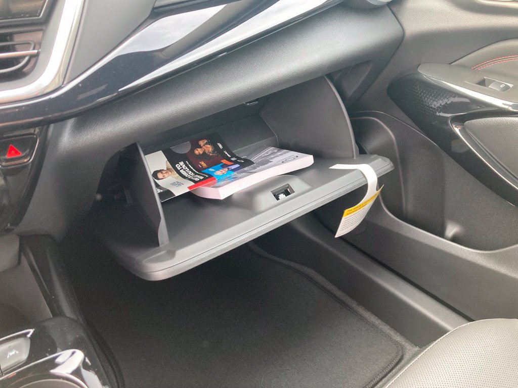 New 2026 Chevrolet Trax RS w/ Driver Confidence Package FWD image 17