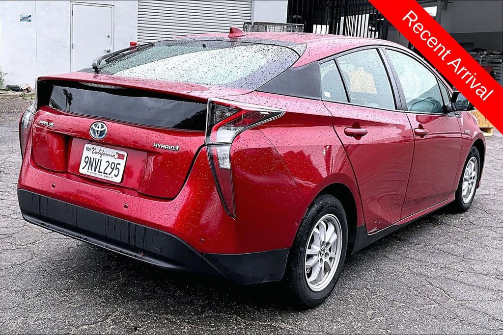 Used 2018 Toyota Prius Two w/ Prius Two Safety Plus Package FWD image 4