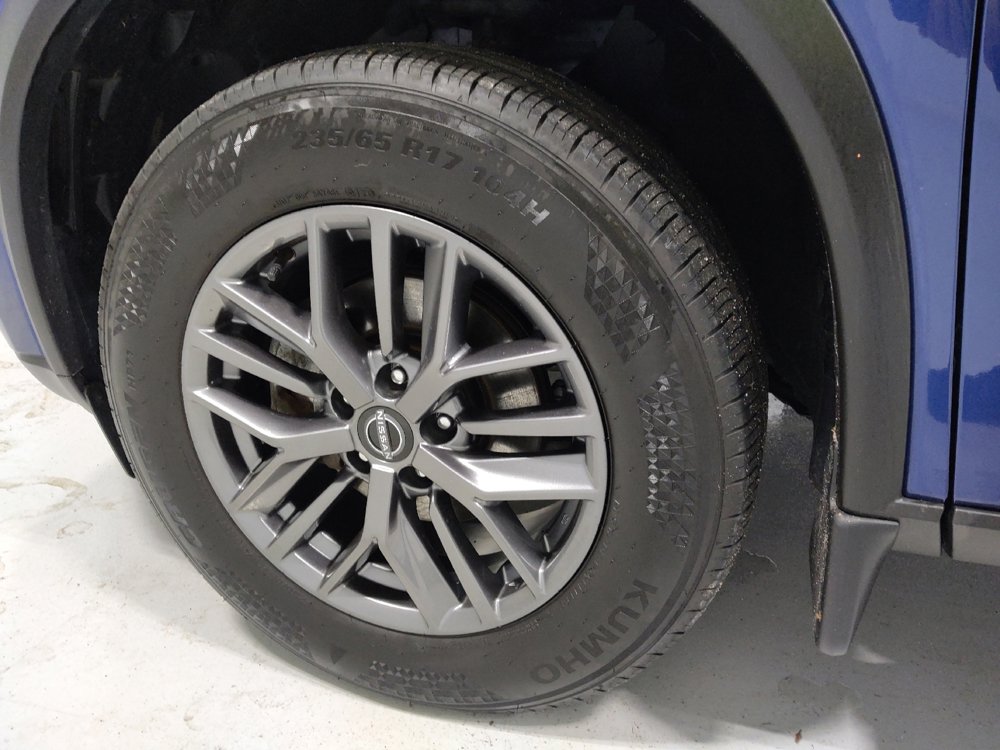 Used 2023 Nissan Rogue S image 31