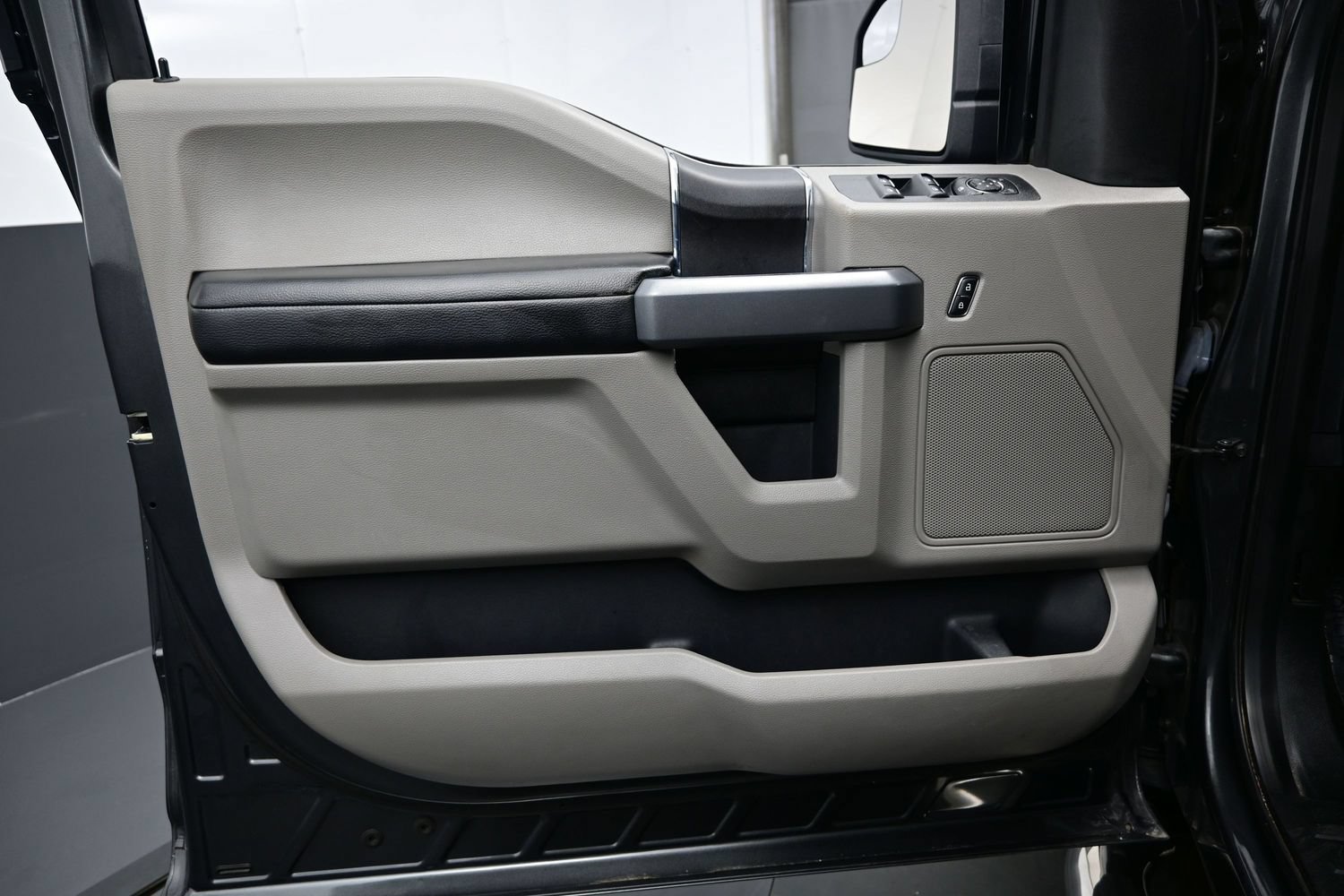 Used 2018 Ford F150 XLT RWD image 9