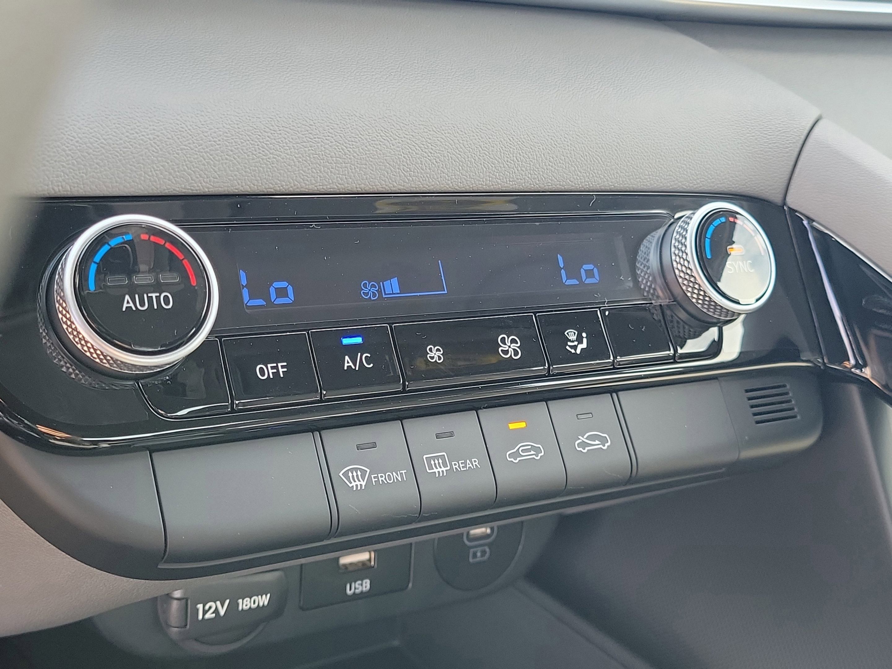 New 2025 Hyundai Elantra Hybrid w/ Cargo Package FWD image 10