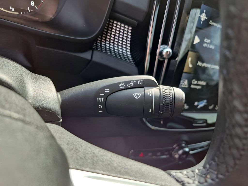 Used 2022 Volvo XC40 T5 R-Design w/ Advanced Package AWD/4WD image 36