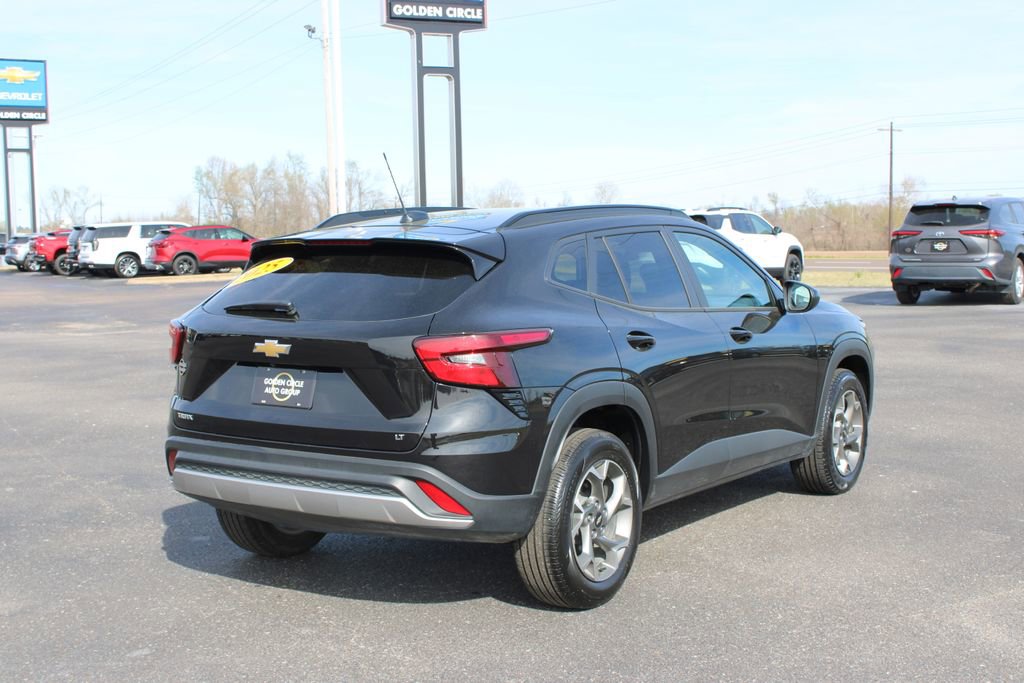 Used 2025 Chevrolet Trax LT image 9
