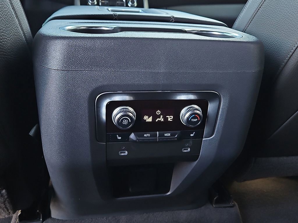 Used 2021 GMC Yukon Denali w/ Denali Premium Package image 19