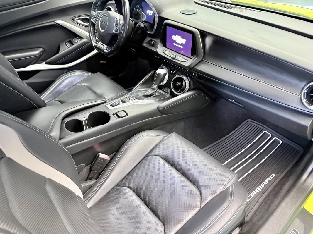Used 2020 Chevrolet Camaro SS RWD image 11