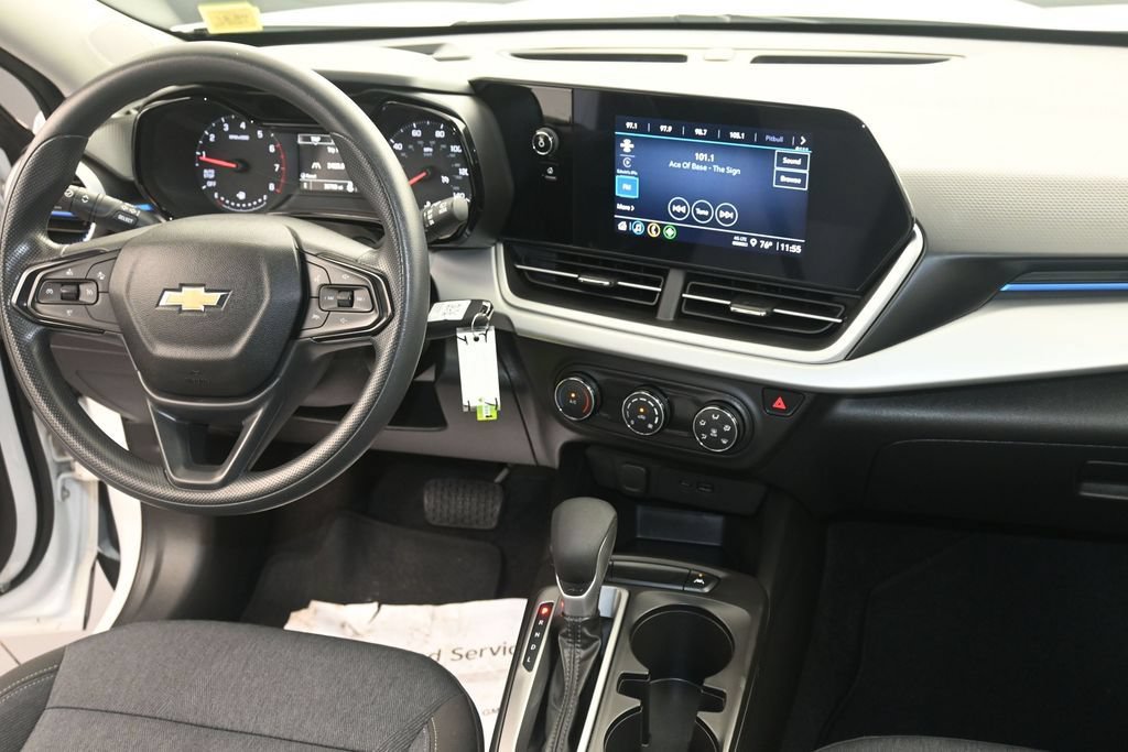 Used 2024 Chevrolet Trax LS FWD image 14
