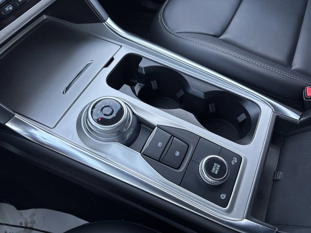 Used 2022 Ford Explorer XLT w/ Equipment Group 202A image 27