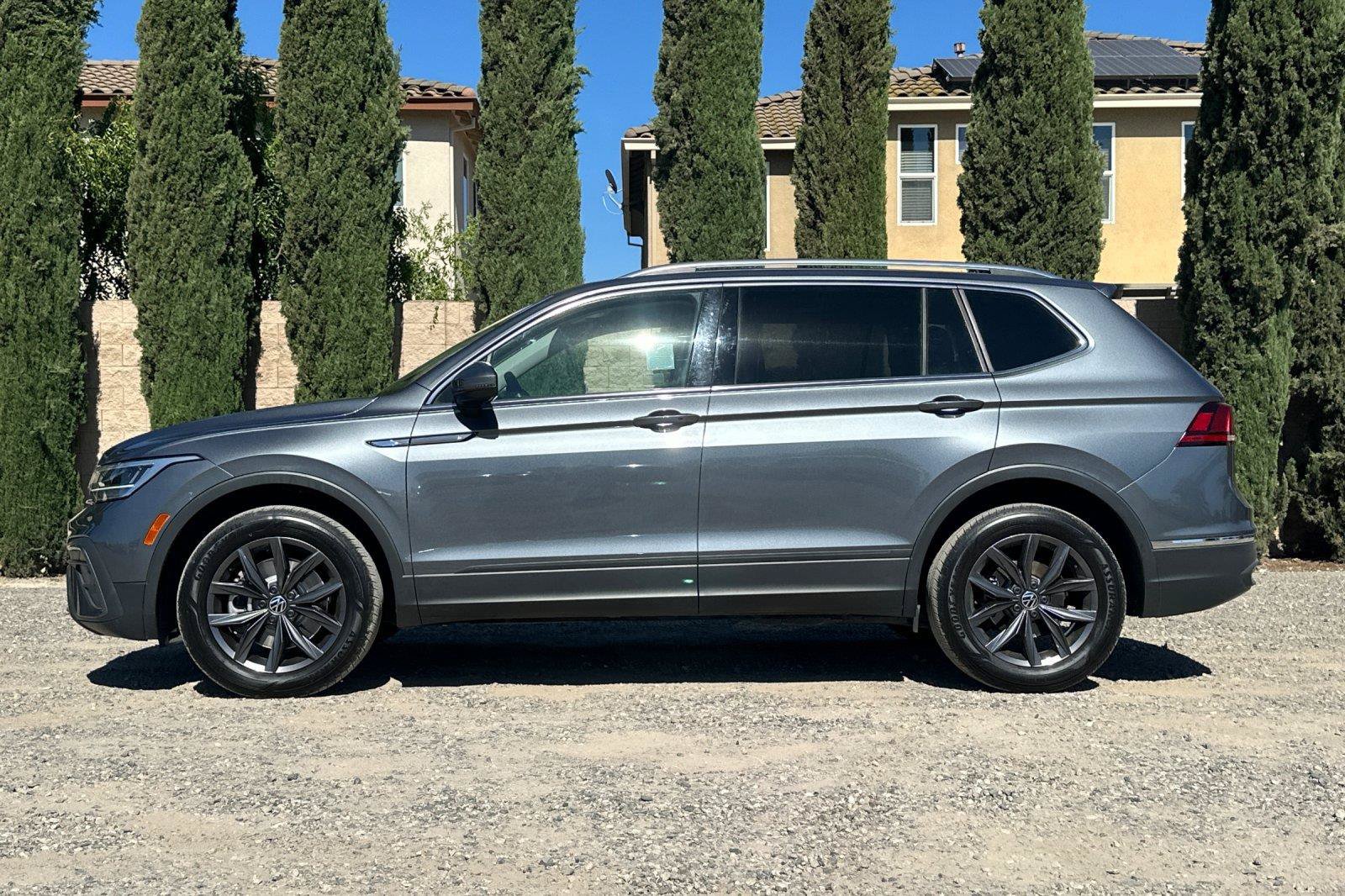 Certified 2023 Volkswagen Tiguan SE FWD image 7