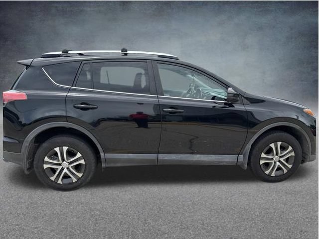 Used 2018 Toyota RAV4 LE w/ All Weather Liner Package AWD/4WD image 8