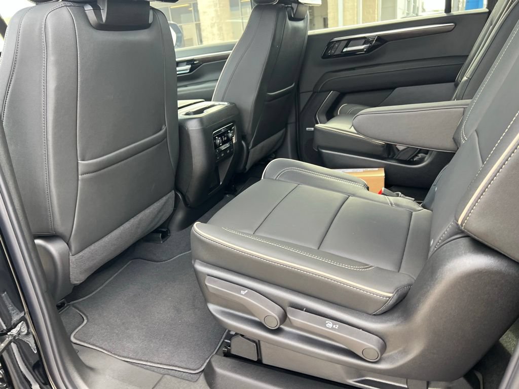 New 2026 Chevrolet Suburban Premier RWD image 27