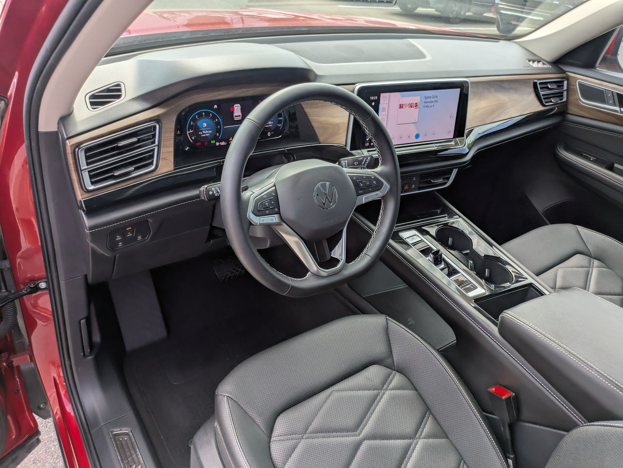 Certified 2025 Volkswagen Atlas SE AWD/4WD image 17