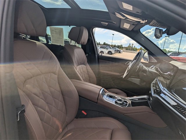 Used 2025 BMW X6 M60i w/ Executive Package image 11