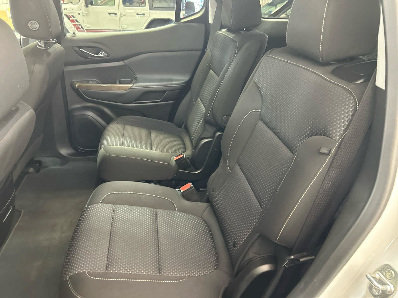 Used 2022 GMC Acadia SLE w/ Driver Convenience Package AWD/4WD image 10