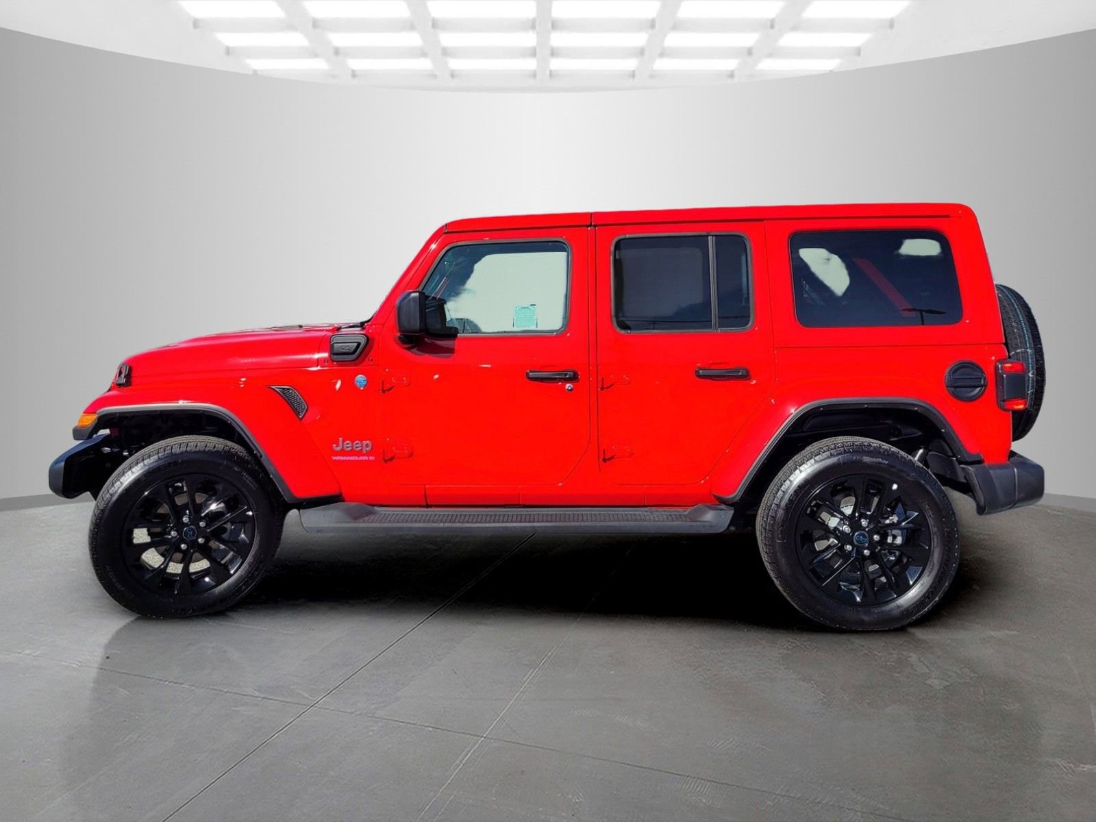 Used 2025 Jeep Wrangler Sahara 4xe image 7