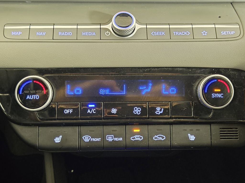 Used 2024 Hyundai Elantra SEL w/ Convenience Package FWD image 19