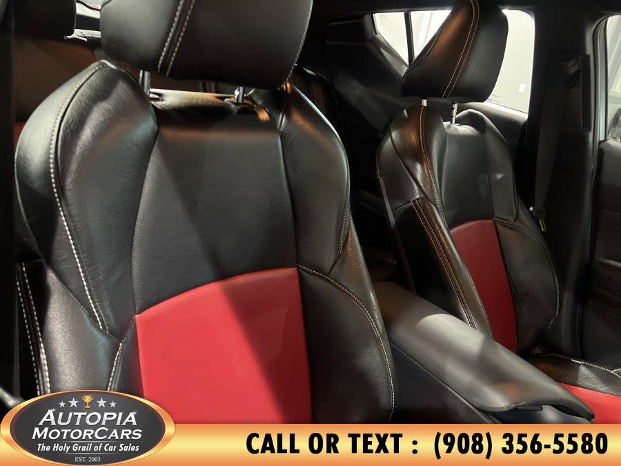 Used 2019 Toyota C-HR LE FWD image 12