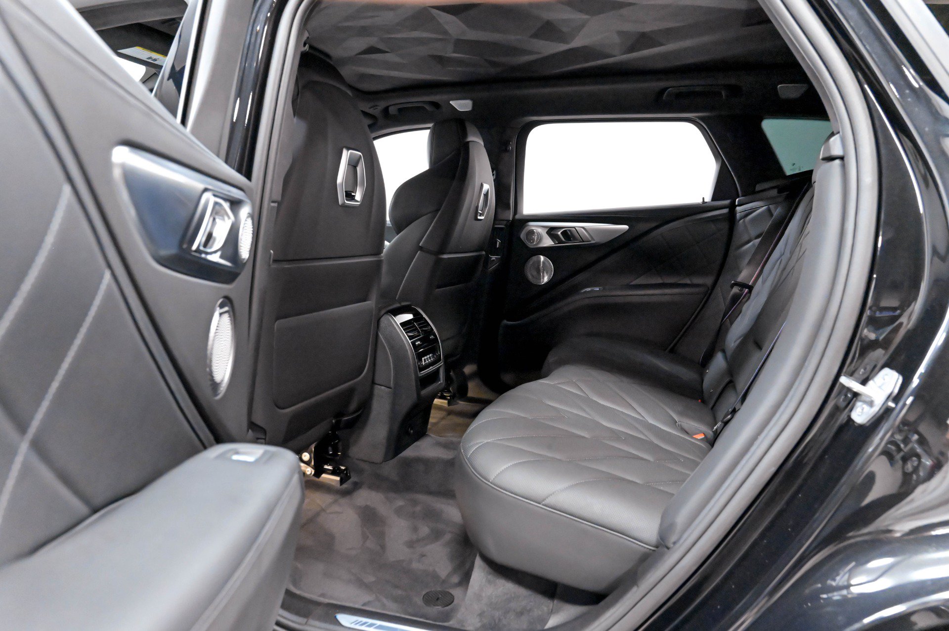 Used 2023 BMW XM AWD/4WD image 40