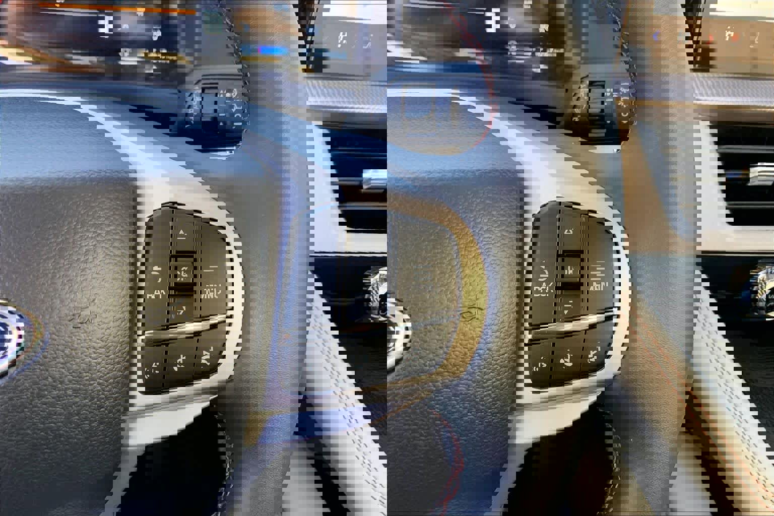 Used 2025 Ford Explorer Active w/ Active Comfort Package image 23