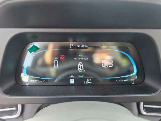 Certified 2025 Hyundai Elantra Sport image 20