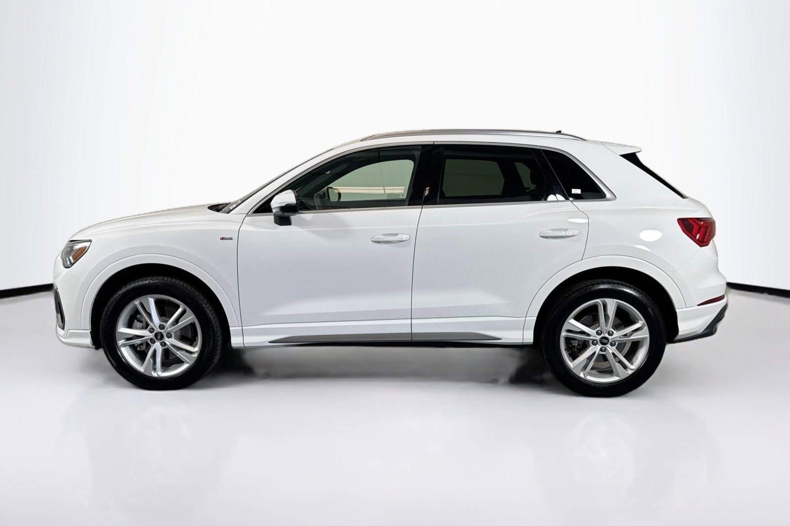 Used 2024 Audi Q3 2.0T Premium Plus AWD/4WD image 8