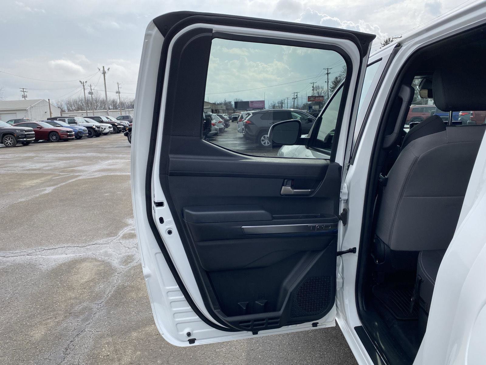 Used 2025 Toyota Tacoma TRD Off-Road image 25