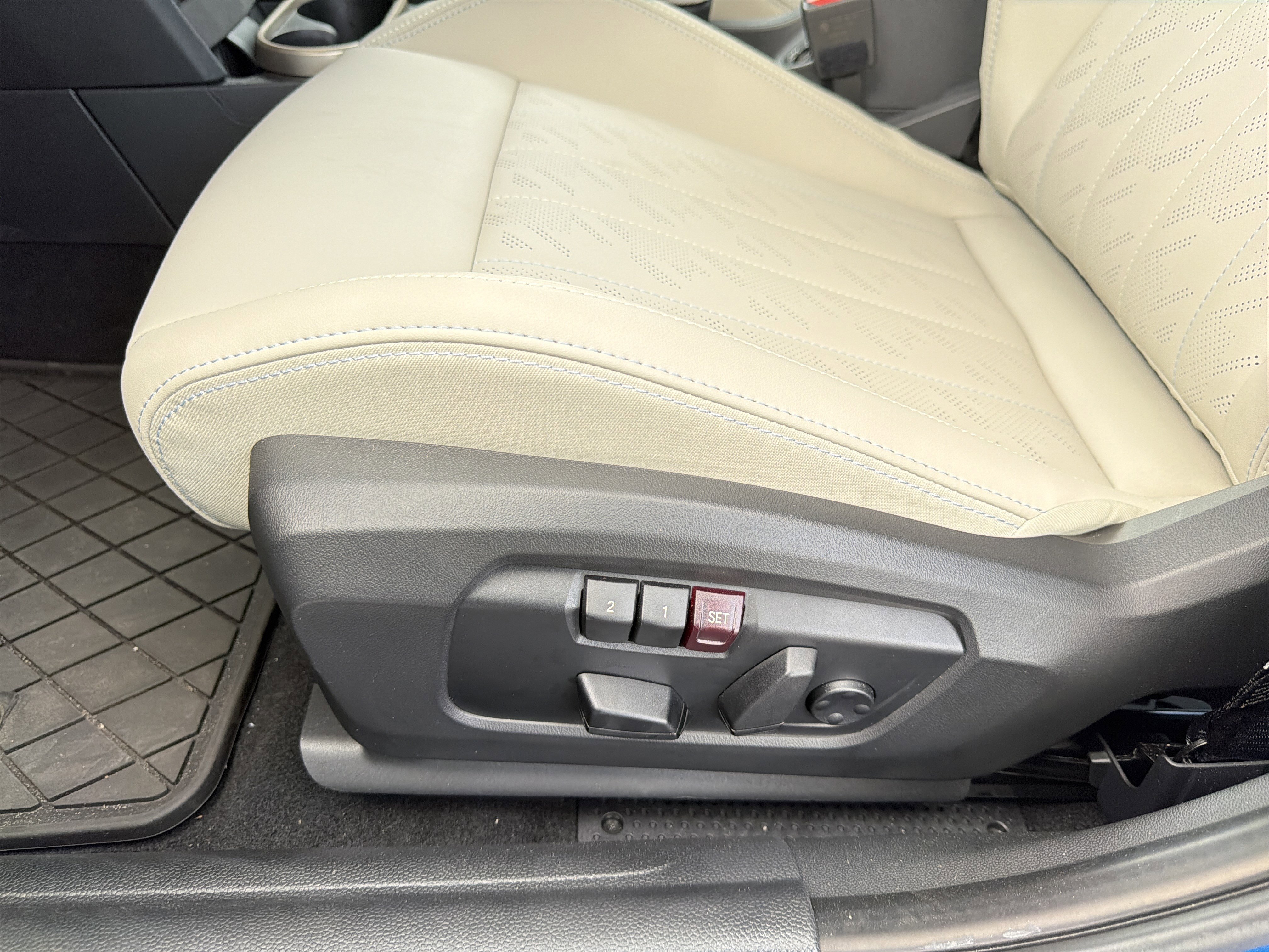 Used 2025 MINI Cooper S FWD image 19