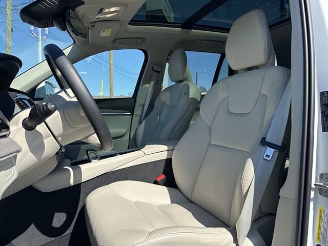 Used 2025 Volvo XC90 T8 Plus w/ Protection Package Premier image 9