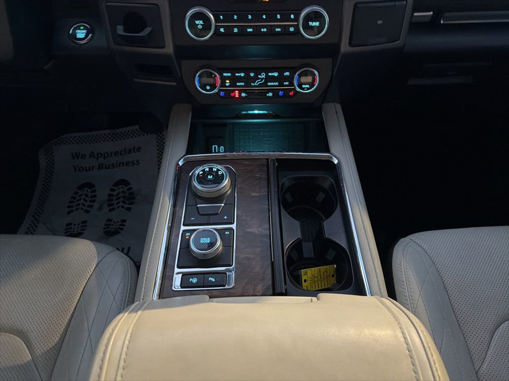 Used 2020 Ford Expedition Platinum image 18