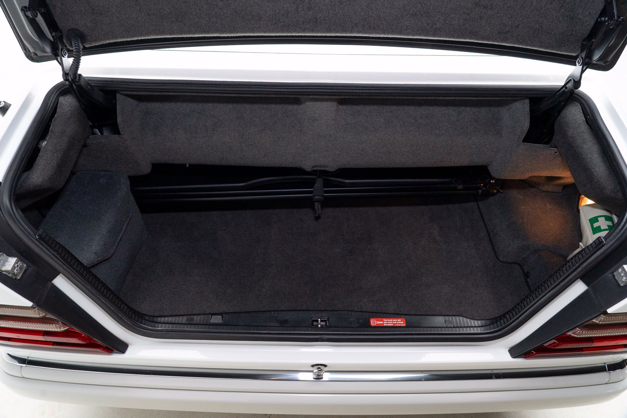 Used 1995 Mercedes-Benz E 320 Convertible image 57