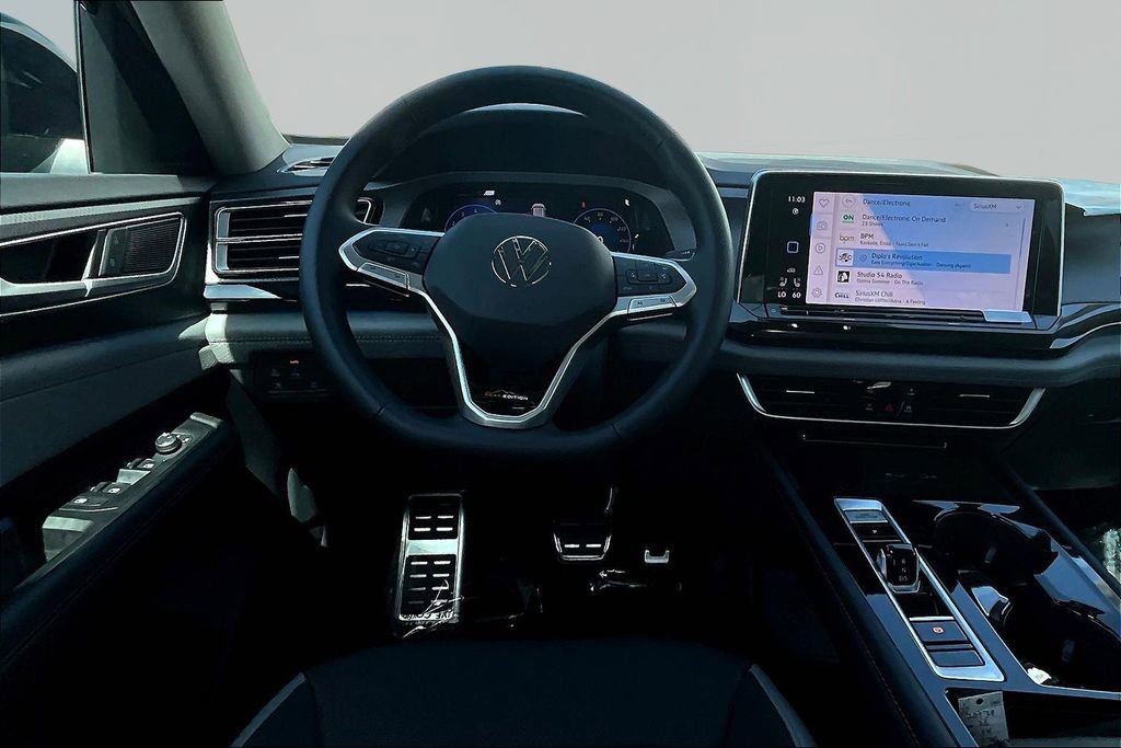 New 2026 Volkswagen Atlas Peak Edition image 8