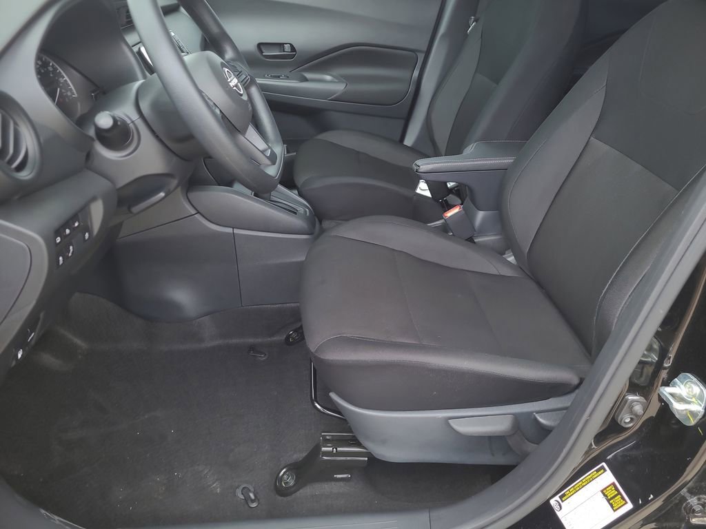 Certified 2025 Nissan Kicks Play S image 15