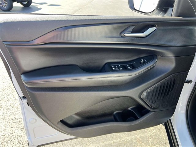 Certified 2023 Jeep Grand Cherokee L Laredo image 13