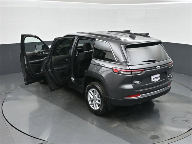 New 2025 Jeep Grand Cherokee Laredo X w/ Luxury Tech Group I image 44