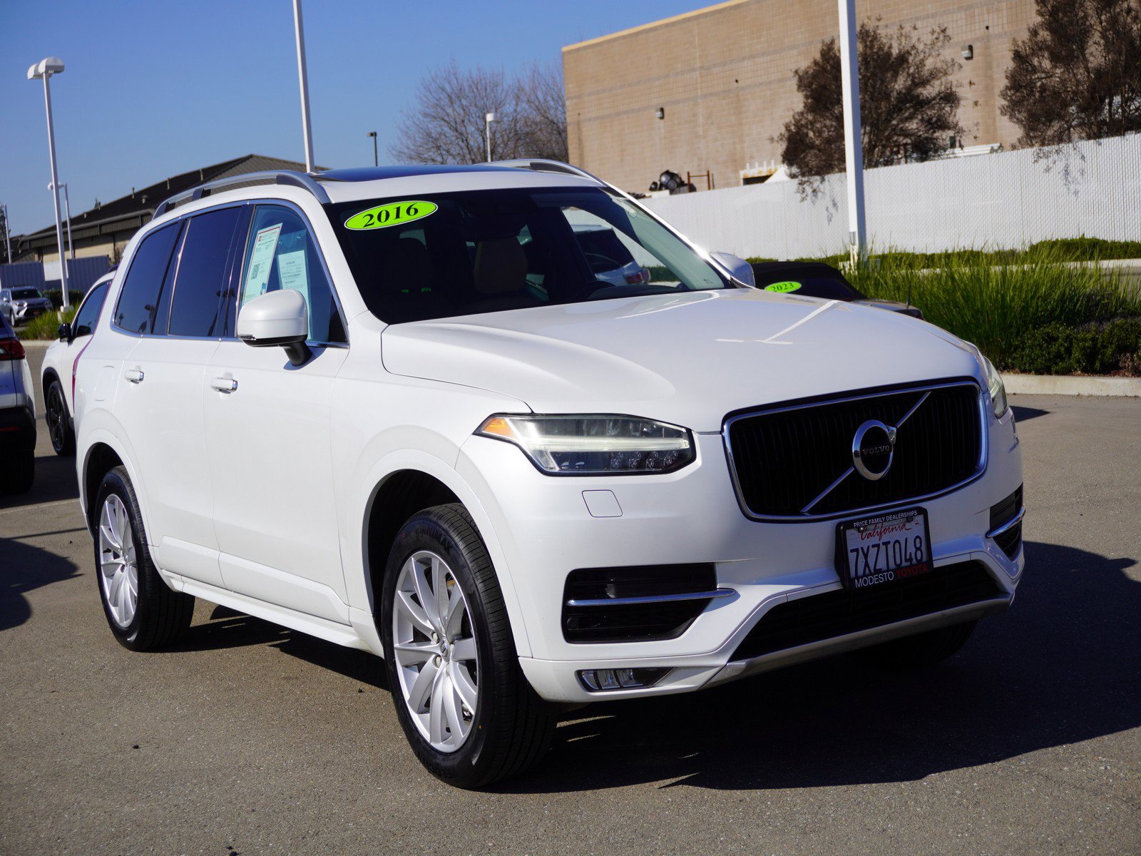 Used 2016 Volvo XC90 T6 Momentum