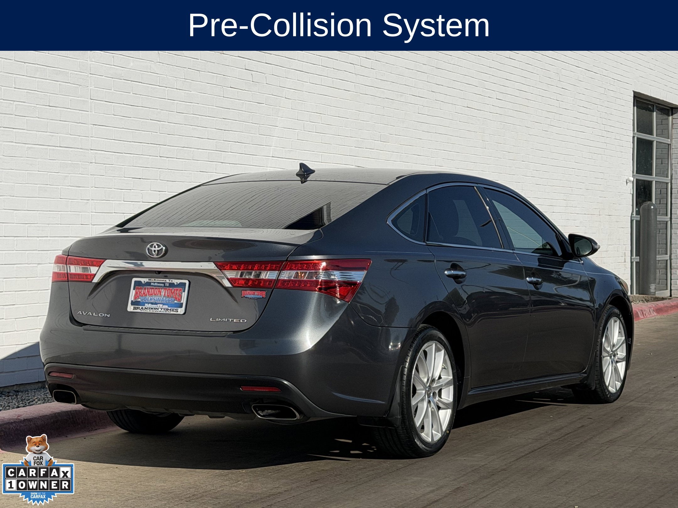 Used 2014 Toyota Avalon Limited w/ Technology Package FWD image 4