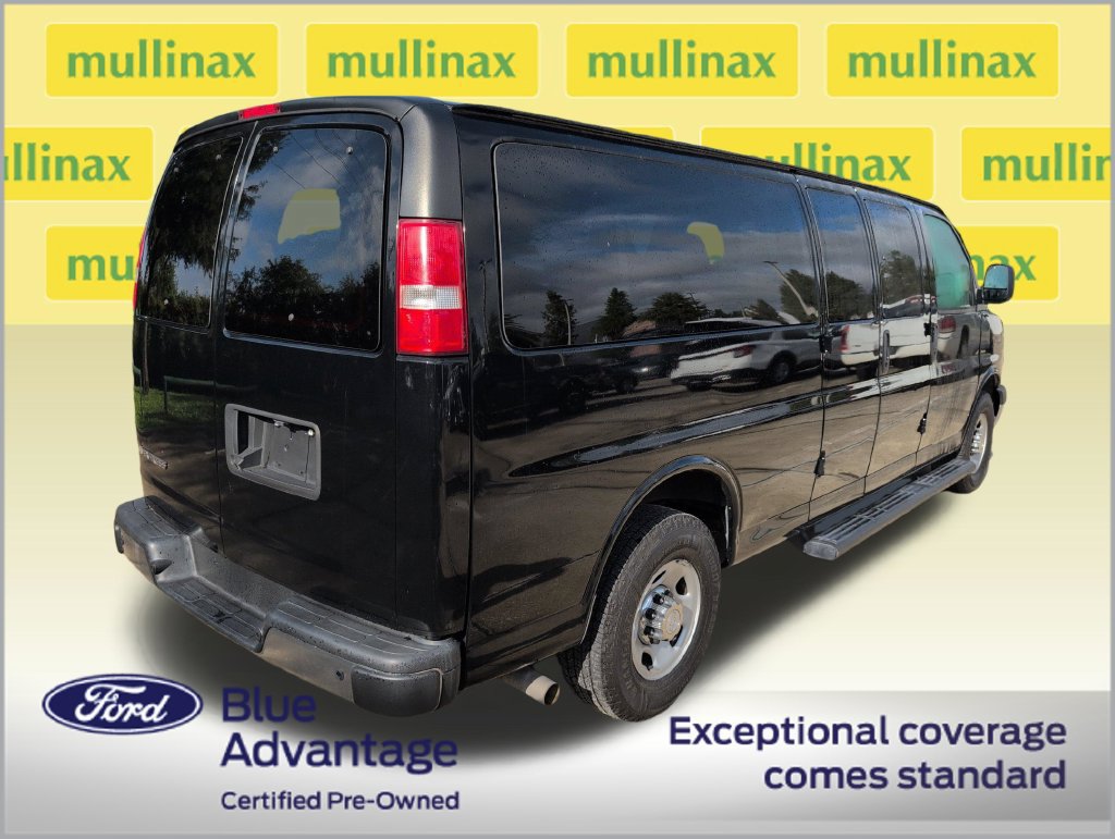 Used 2020 Chevrolet Express 3500 LT w/ LT Preferred Equipment Group RWD image 3