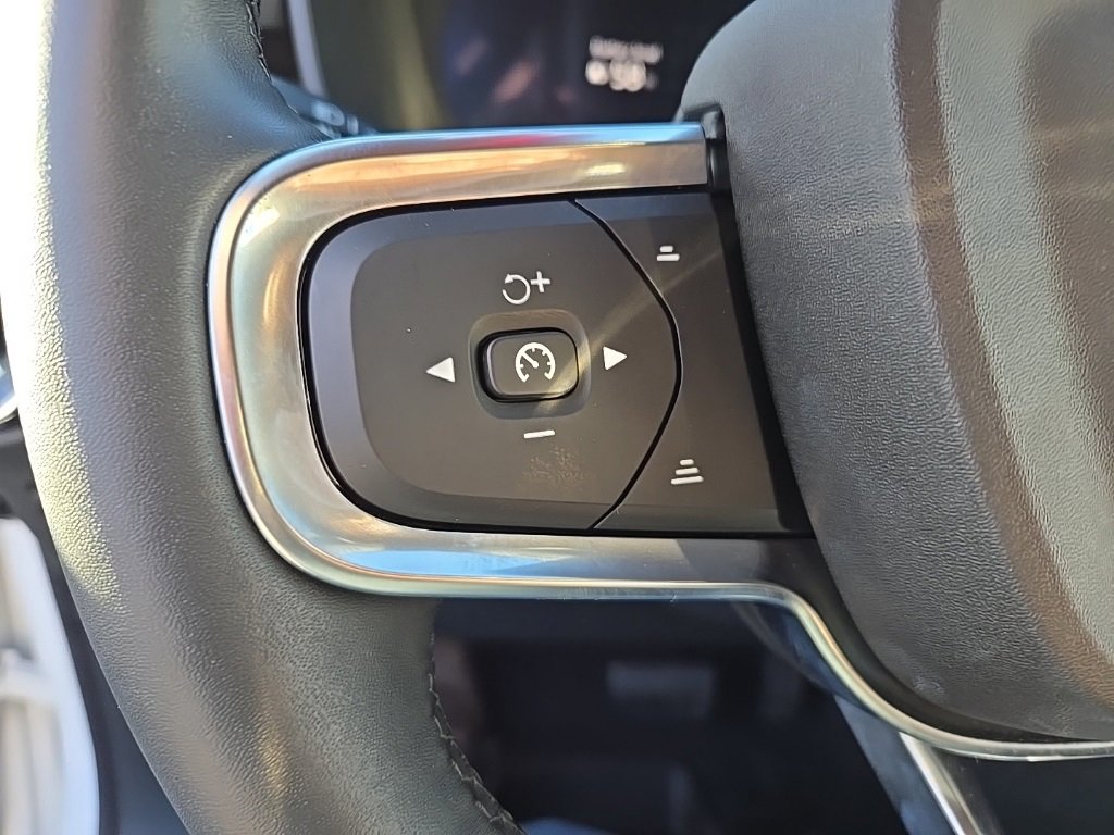 Certified 2024 Volvo XC40 Recharge Ultimate w/ Protection Package Premier image 17