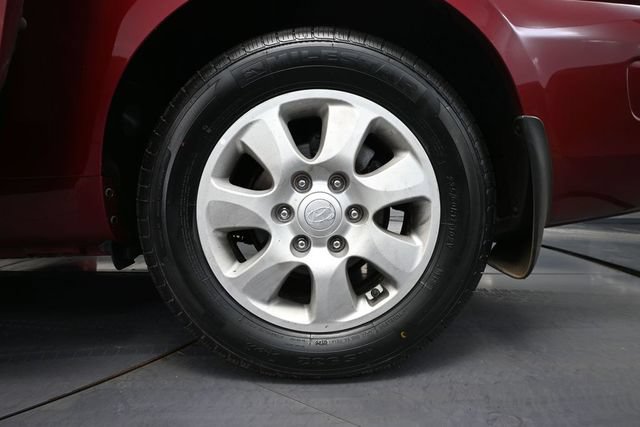 Used 2008 Hyundai Entourage GLS FWD image 11