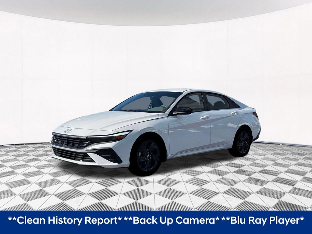 Used 2026 Hyundai Elantra Sport FWD image 2