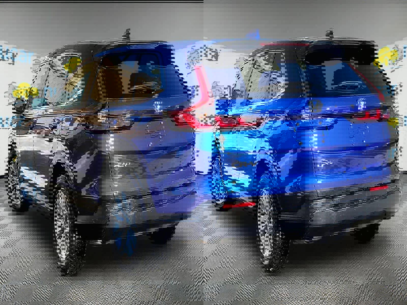 Used 2025 Honda CR-V EX-L image 4