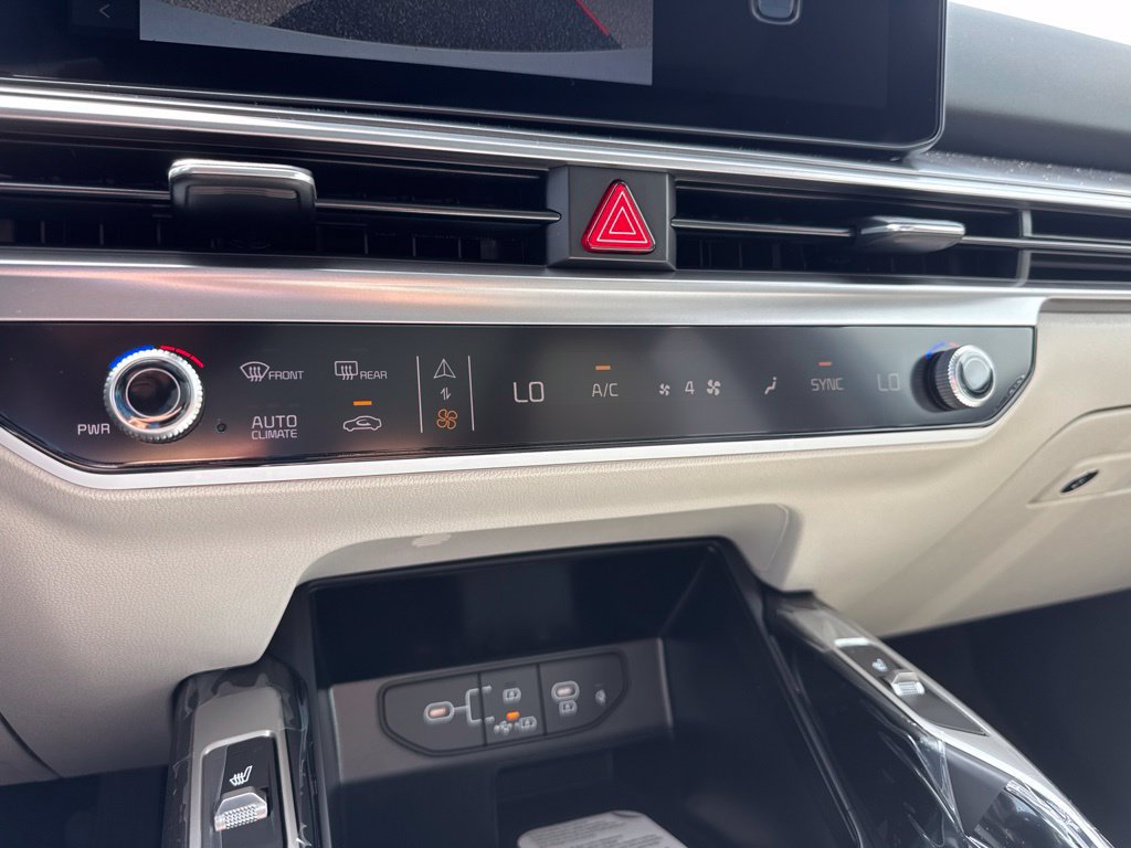 New 2026 Kia Sorento S w/ S Panoramic Sunroof Package FWD image 15