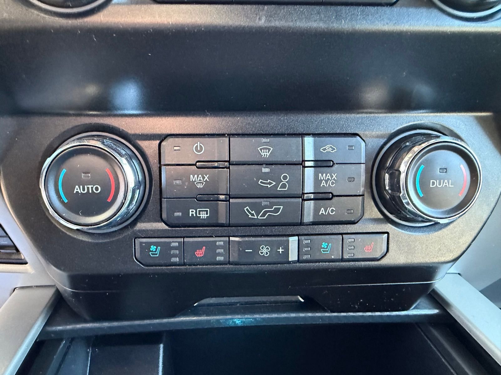Used 2019 Ford F150 Lariat image 26