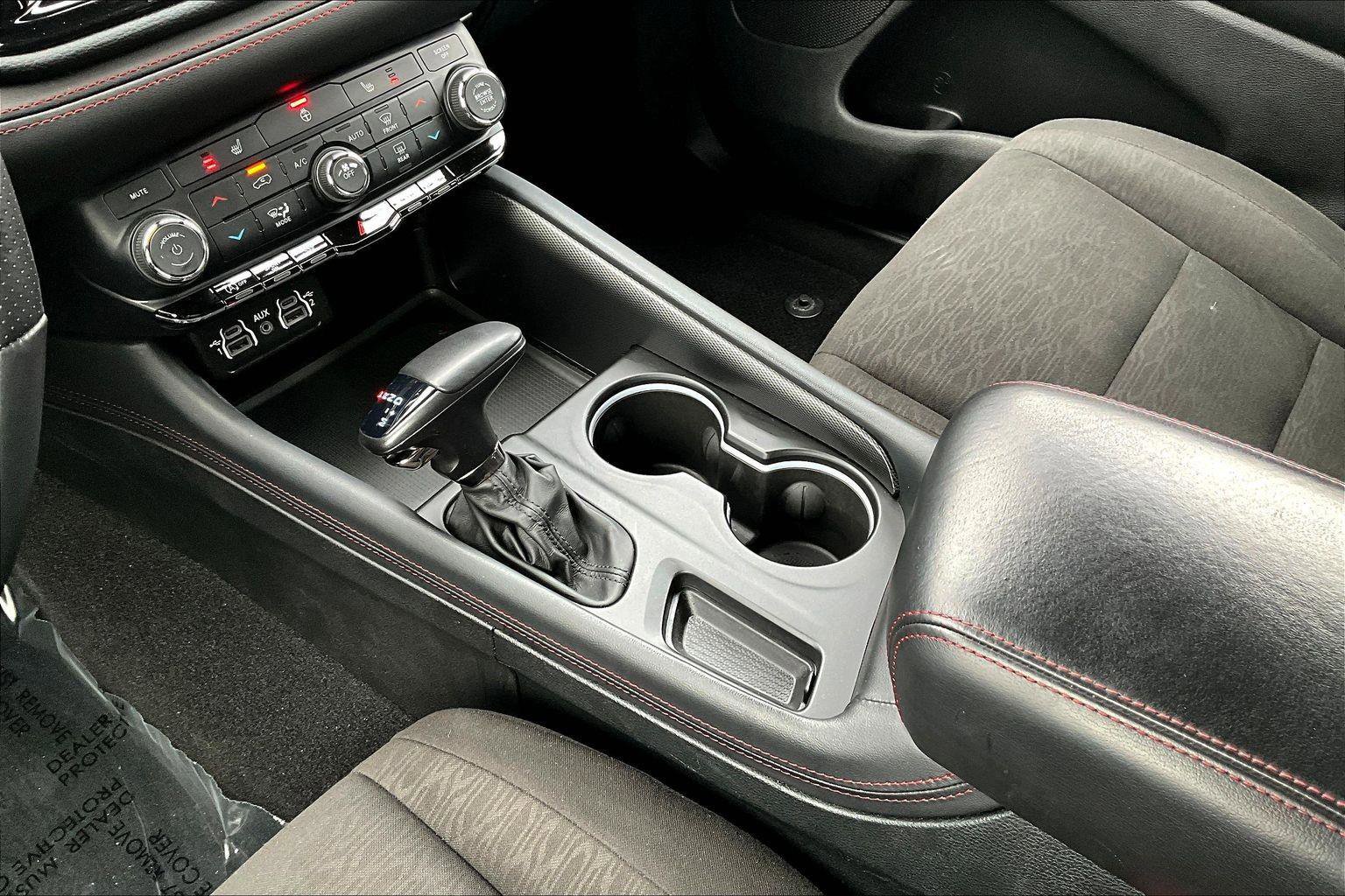 Used 2024 Dodge Durango GT image 12