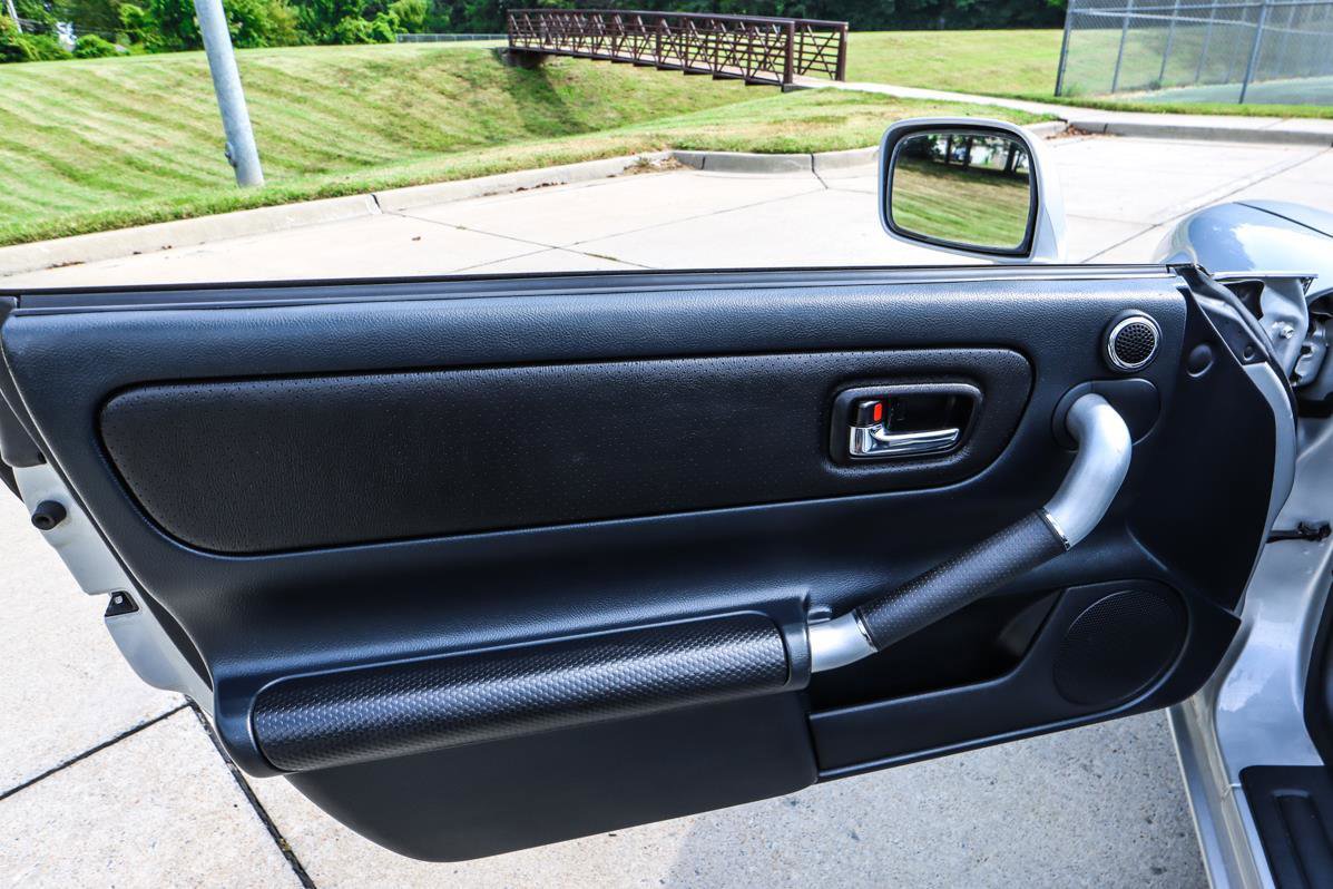 Used 2003 Toyota MR2 image 31
